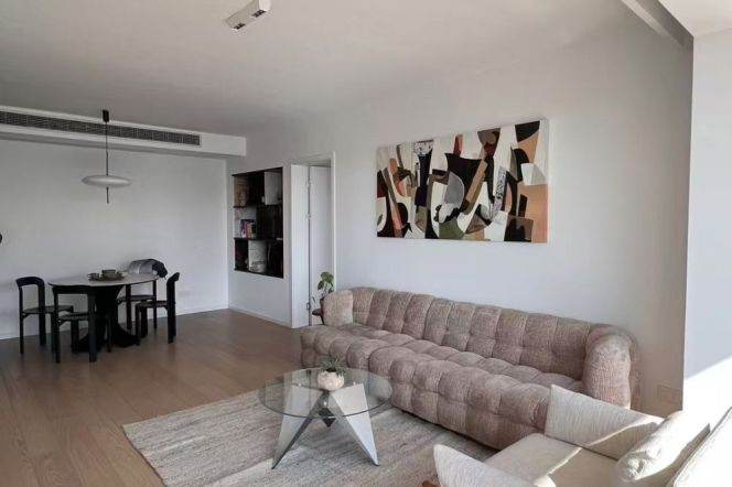 High-Floor 3BR Apartment in Xujiahui