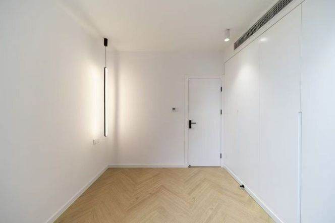 High-Floor 3BR Apartment near Hongqiao Rd Metro (L3/L4/L10)