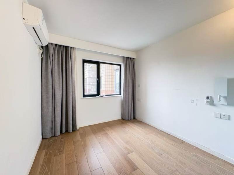 Housing image — Bedroom