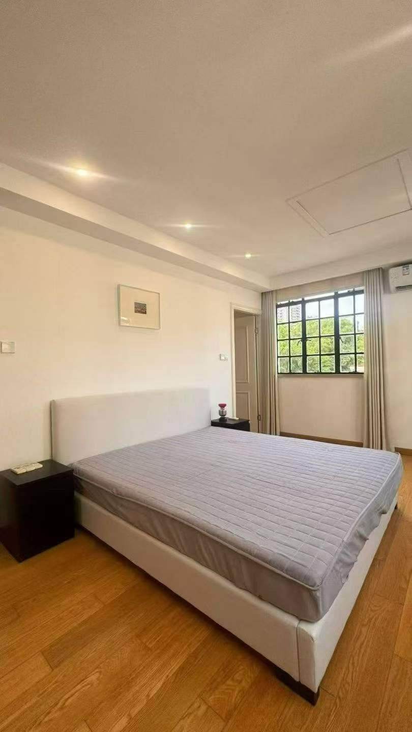 Housing image — Bedroom