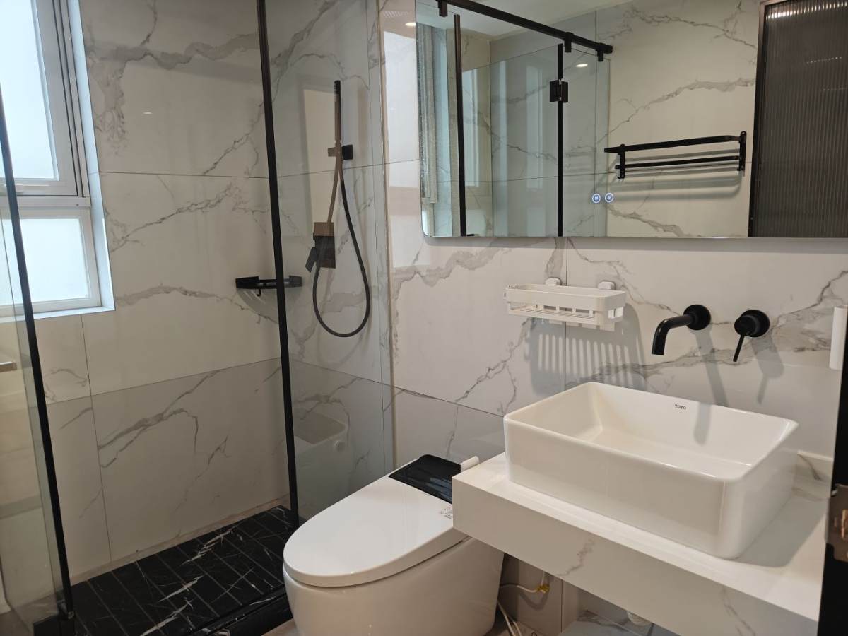 Housing image — Bathroom