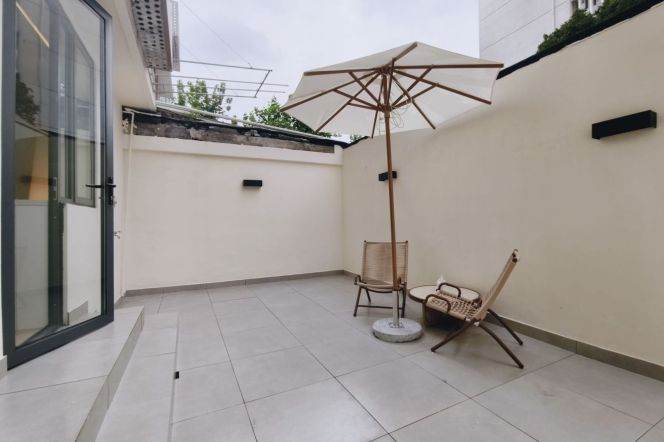1BR Apartment near Xujiahui Metro with Terrace