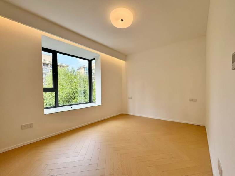 Housing image — Bedroom