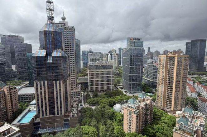 High-Floor Spacious 5BR Apartment near Century Avenue Metro with Outstanding View