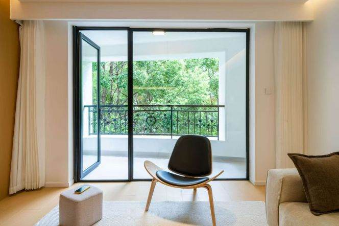 2BR Apartment near Hongqiao Rd Metro (L3/L4/L10)