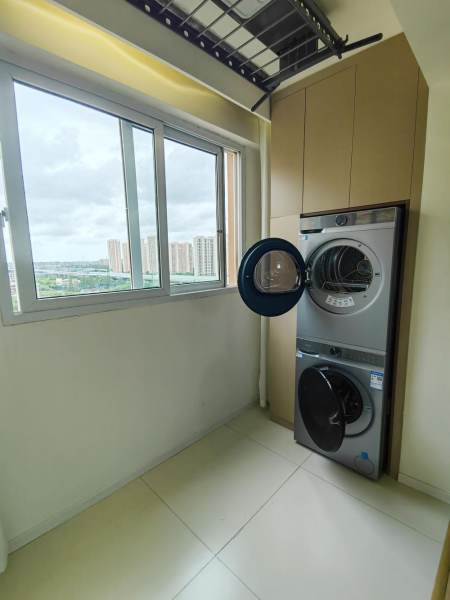 Housing image — Balcony