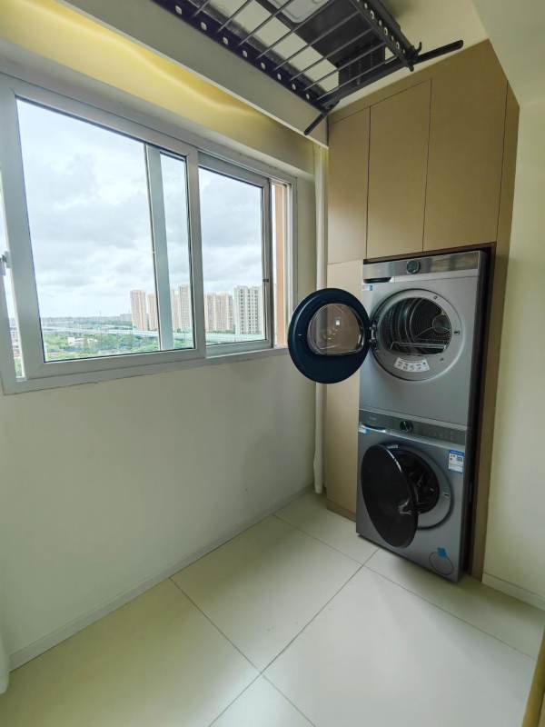 Housing image — Balcony