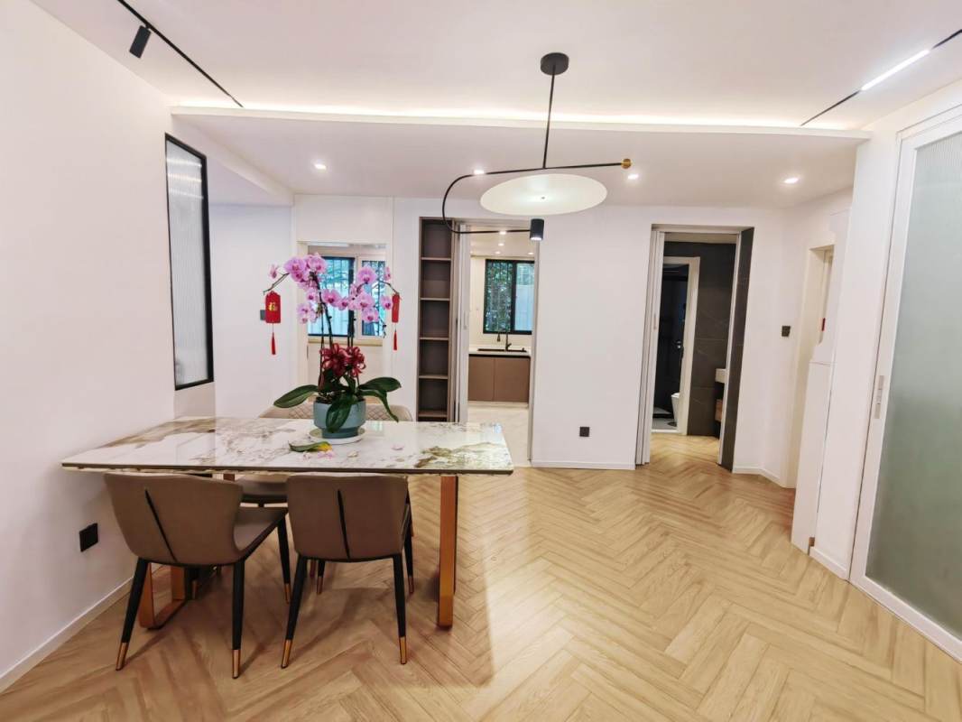 Housing image — Dining Area