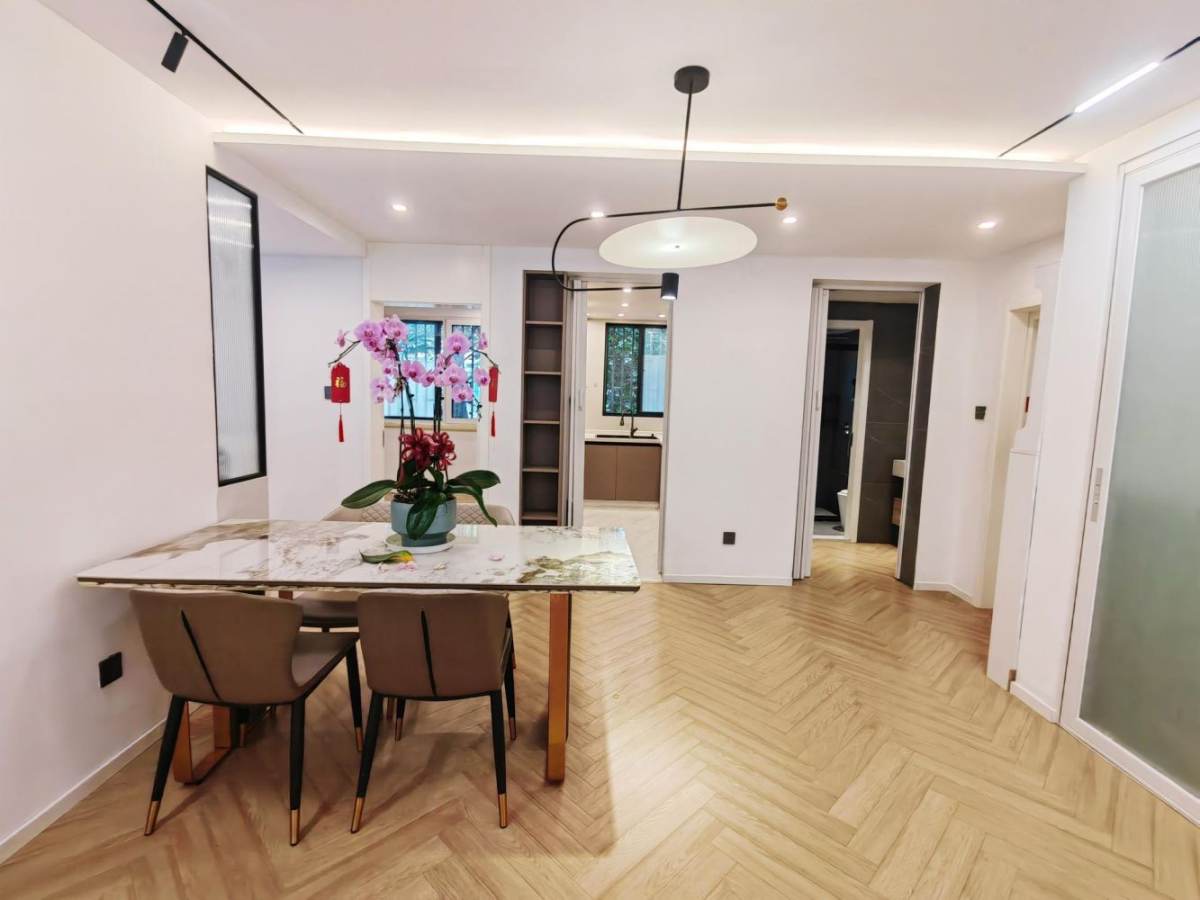 Housing image — Dining Area