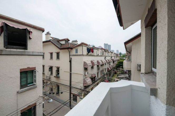 2BR Lane House in Jing'an with Terrace