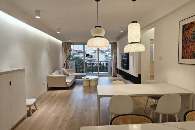 3BR Apartment near Jiaotong University Metro