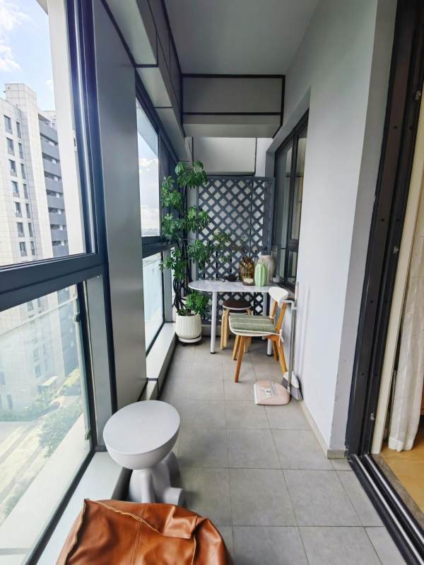 Housing image — Balcony