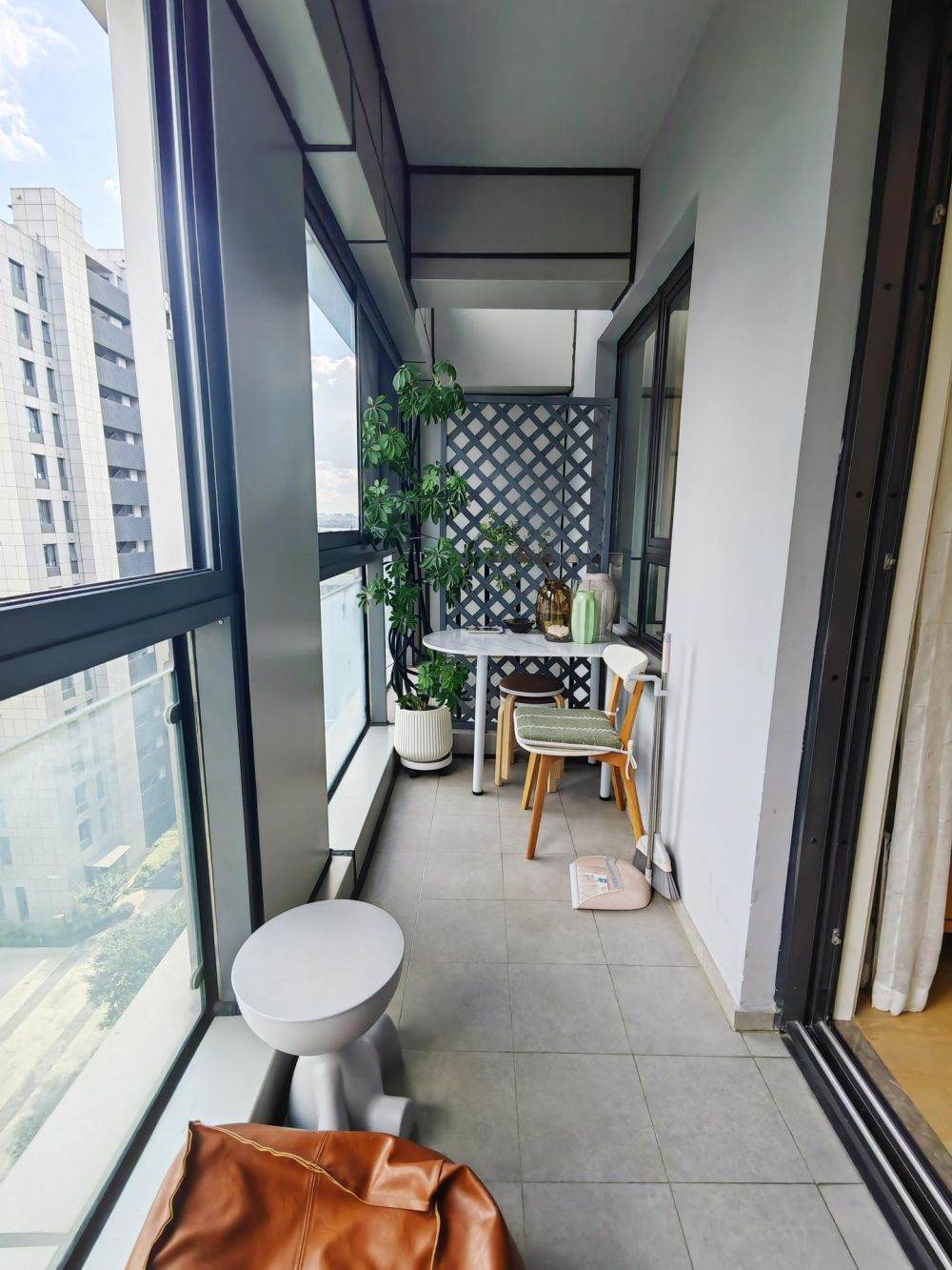 Housing image — Balcony