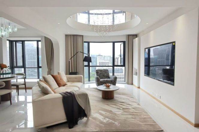 High-Floor Spacious 5BR Apartment near Century Avenue Metro with Outstanding View