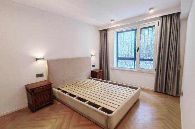 Spacious 3BR Apartment near Longhua Metro with Private Garden (L11/L12)