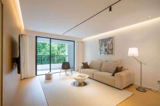 2BR Apartment near Hongqiao Rd Metro (L3/L4/L10)