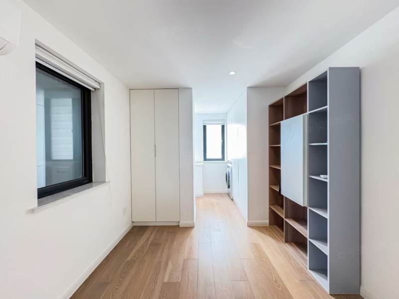 Housing image — Bedroom