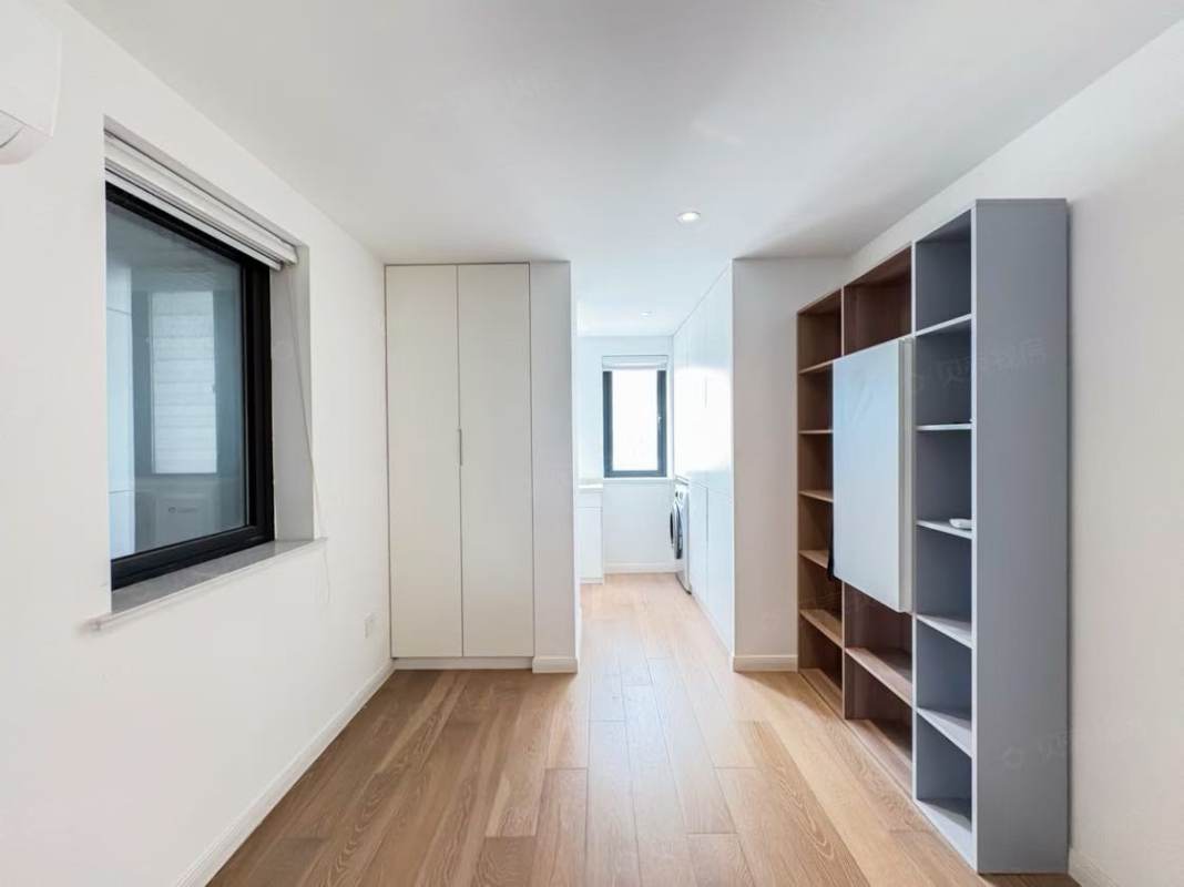 Housing image — Bedroom
