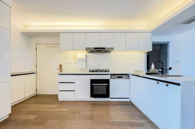 3BR Apartment at Shanghai Grand Plaza (Compound)