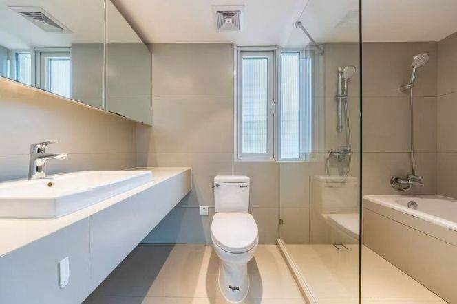 Spacious High-Ceiling 2BR Apartment at Shanghai Grand Plaza (Compound) with Green View