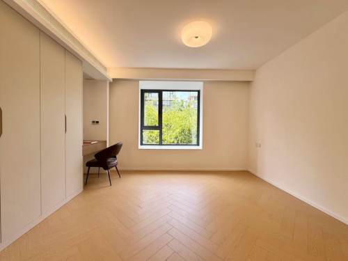 Housing image — Bedroom