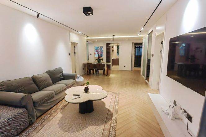 Spacious 3BR Apartment near Longhua Metro with Private Garden (L11/L12)