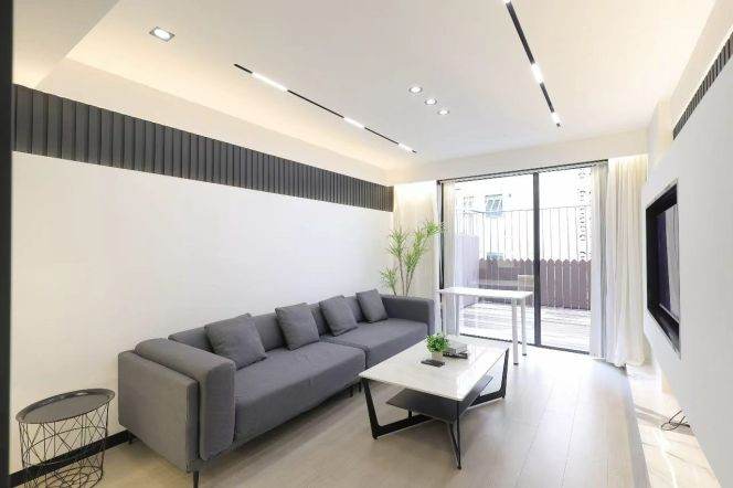 Spacious 1BR Apartment in Jing'an with Terrace (L7)