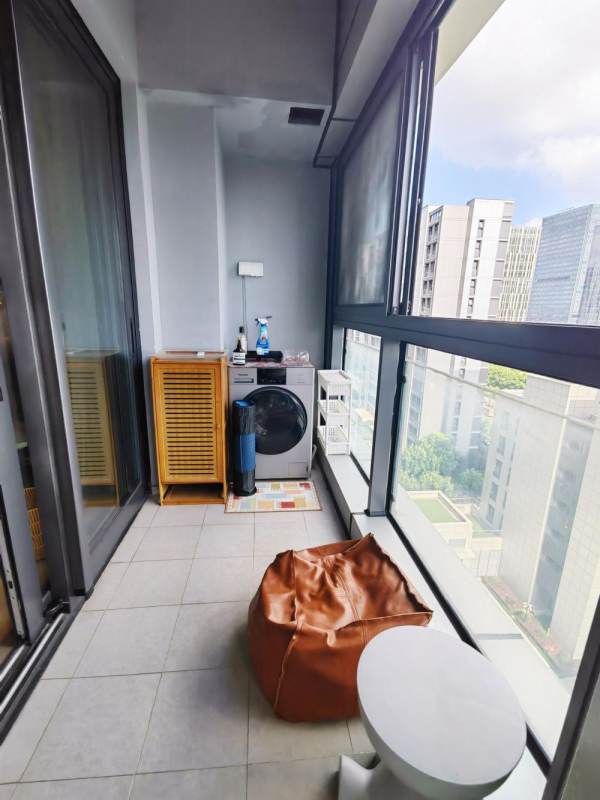 Housing image — Balcony