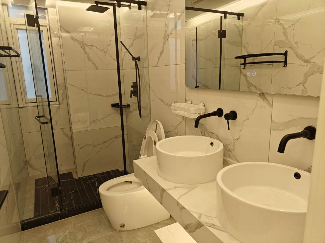 Housing image — Bathroom