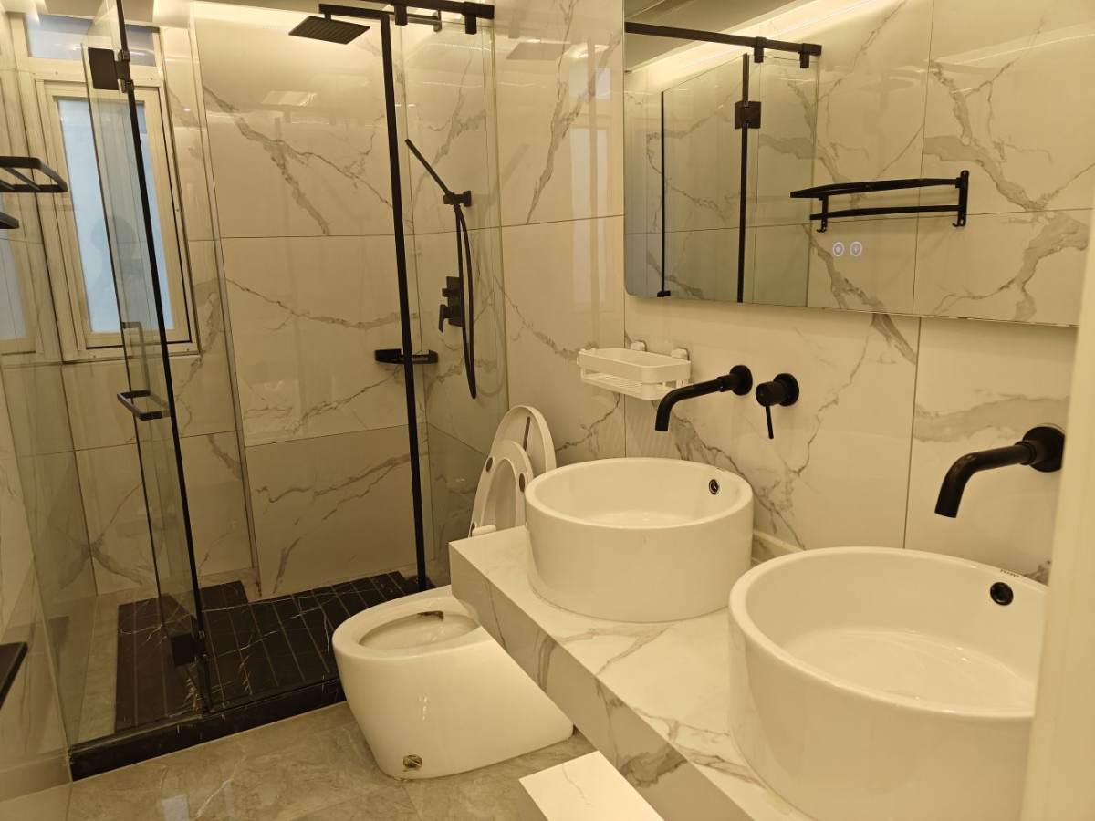 Housing image — Bathroom