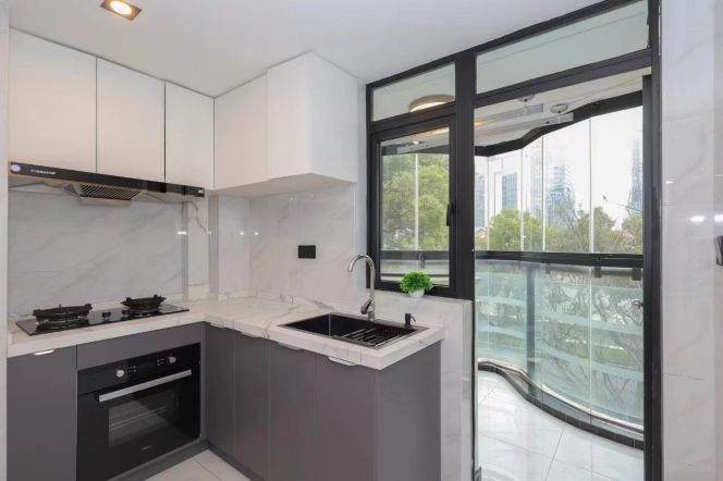 1BR Apartment in Jing'an (L1/L12/L13)