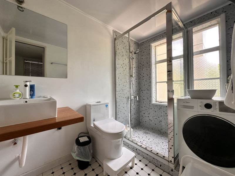 Housing image — Bathroom