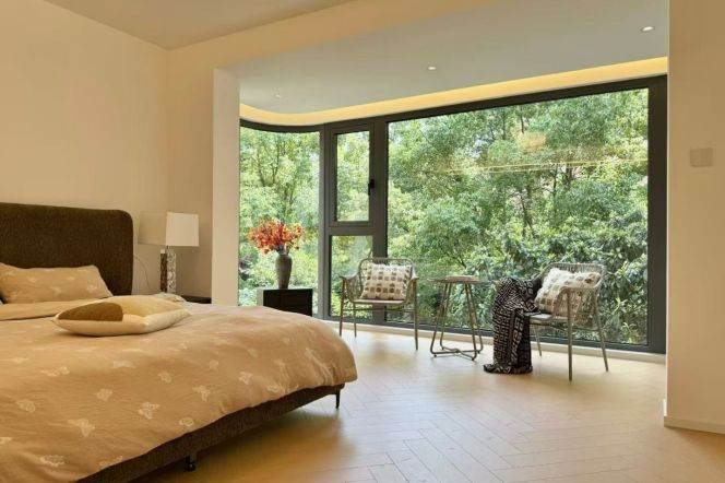 3BR Apartment in Jing'an with Floor-to-Ceiling Windows (L2/L11)