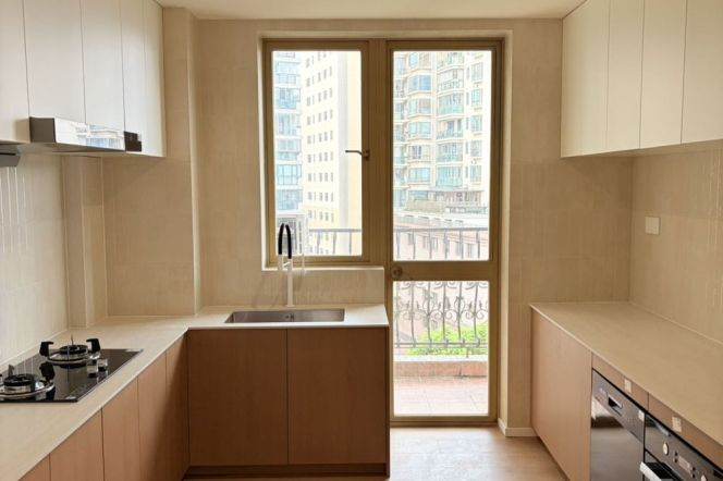 Spacious 3BR Apartment in Laoximen (L10/L14)