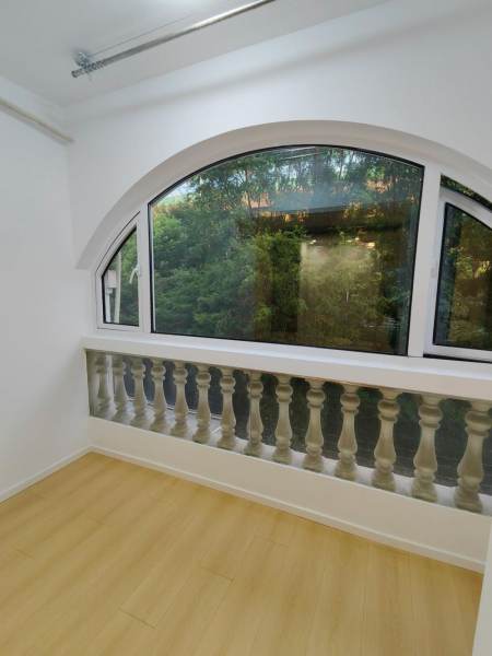 Housing image — Balcony