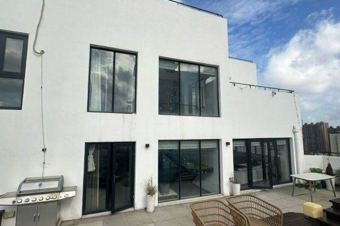 High-Floor Spacious 3BR Apartment in Laoximen (L8/L9/L10)