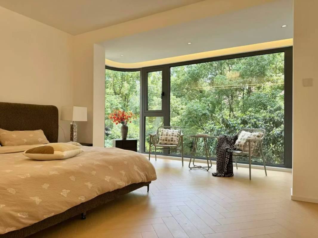 Housing image — Bedroom