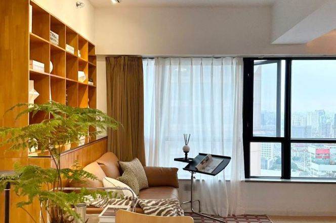 High-Floor 1BR Apartment near Hanzhong Rd Metro (L1/L3/L4/L12/L13)