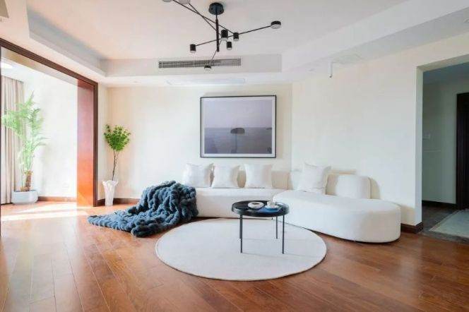 High-Floor 2BR Apartment at Sanhe Garden