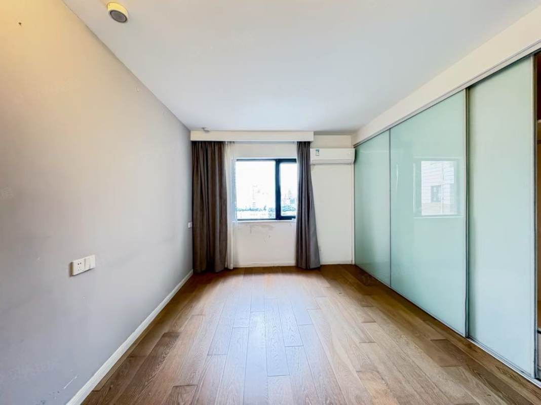 Housing image — Bedroom