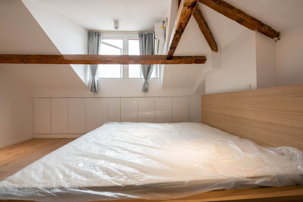 Housing image — Bedroom