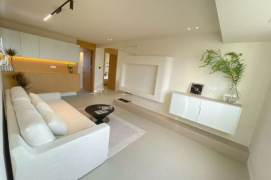 High-Floor 2BR Apartment near Hongqiao Rd Metro