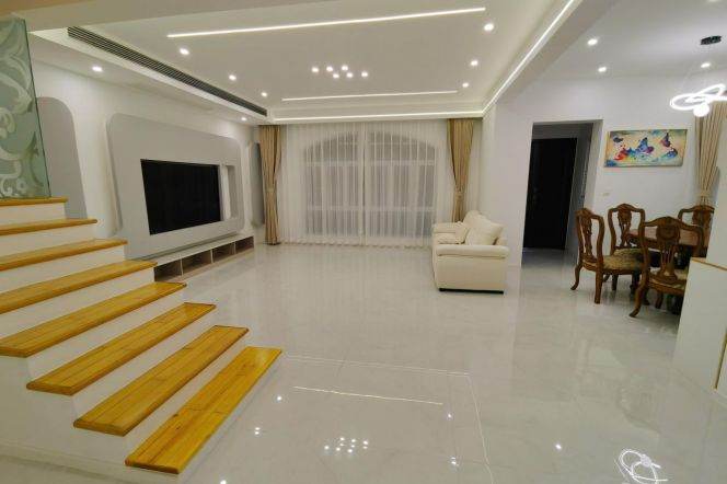 5BR Villa near Pusan Rd Metro with Private Garden