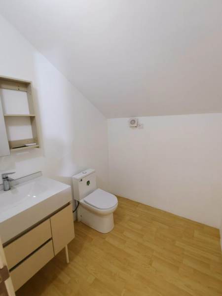 Housing image — Bathroom