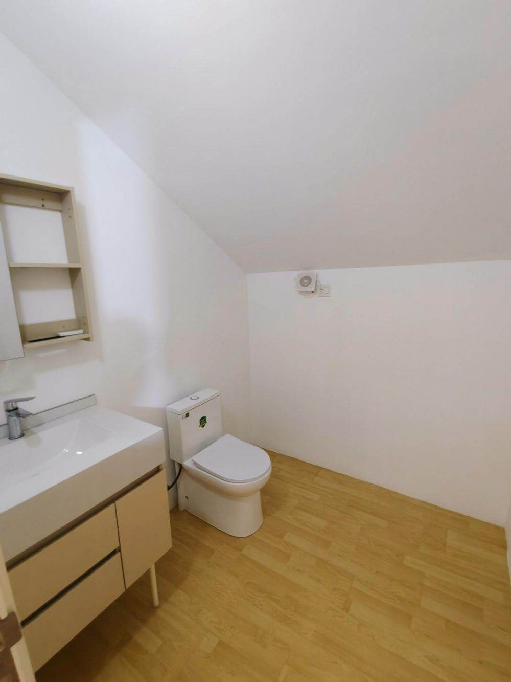 Housing image — Bathroom