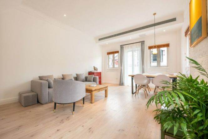 2BR Lane House in Jing'an with Terrace