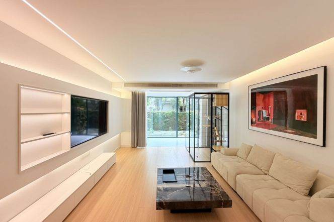 Spacious 2BR Apartment in Gubei with Terrace (L2)