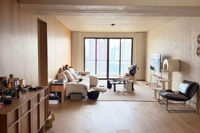 High-Floor Spacious 3BR Apartment near Madang Rd Metro with Floor-to-Ceiling Windows (L9/L13)