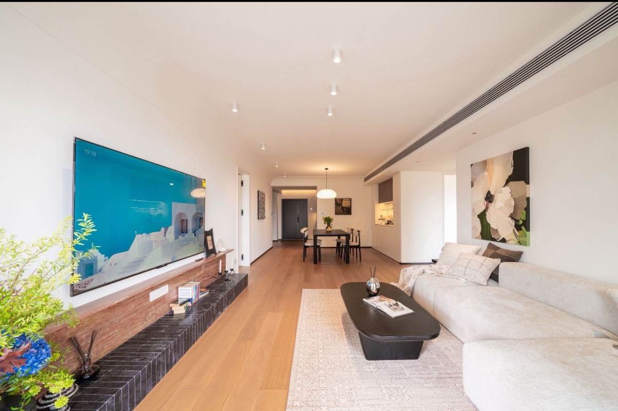 Housing image — Living Room