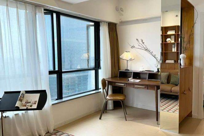 High-Floor 1BR Apartment near Hanzhong Rd Metro (L1/L3/L4/L12/L13)